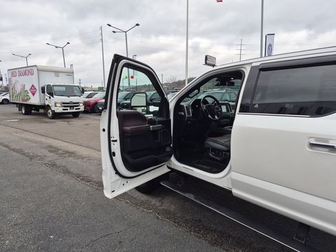 Used 2017 Ford F350 Platinum image 11