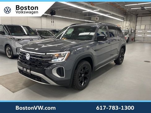 New 2026 Volkswagen Atlas Peak Edition image 1