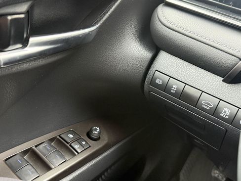 Used 2024 Toyota Camry SE FWD image 19