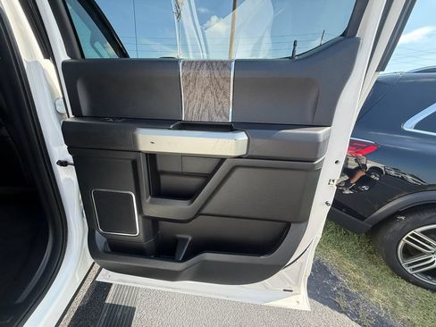 Used 2018 Ford F350 Lariat w/ Lariat Ultimate Package AWD/4WD image 22