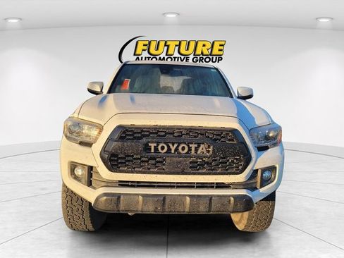 Used 2019 Toyota Tacoma TRD Off-Road w/ Technology Package image 2