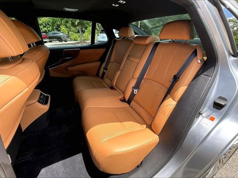 Used 2024 Lexus LS 500 RWD image 21