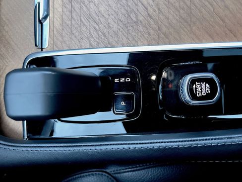 Certified 2023 Volvo XC90 B6 Plus image 22