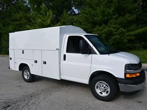 New 2026 Chevrolet Express 3500 w/ Power Convenience Package RWD image 5