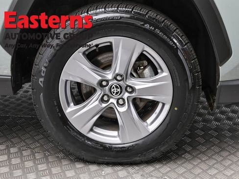 Used 2022 Toyota RAV4 XLE AWD/4WD image 31