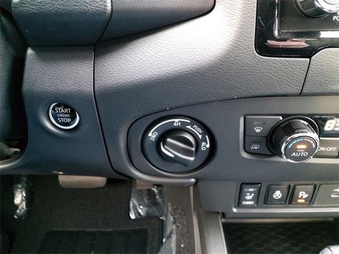 Certified 2024 Nissan Frontier SV w/ Technology Package image 13