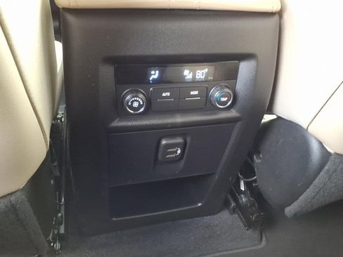 Certified 2023 Chevrolet Traverse LT image 17