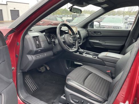 Used 2023 Nissan Pathfinder Rock Creek AWD/4WD image 12