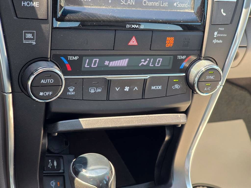 Used 2017 Toyota Camry XLE FWD image 15