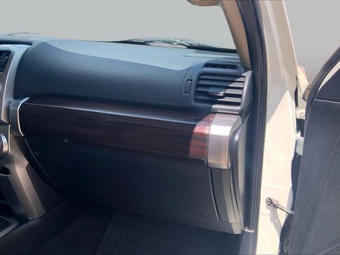 Used 2018 Toyota 4Runner Limited RWD image 19