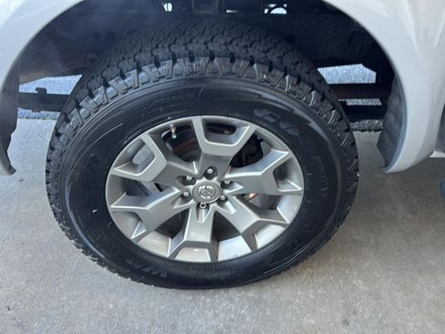 Used 2019 Nissan Frontier SL image 36