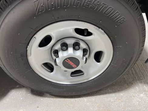 Used 2023 GMC Savana 2500 w/ Driver Convenience Package image 41