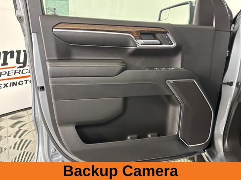 Used 2024 GMC Sierra 1500 SLE w/ Preferred Package image 9