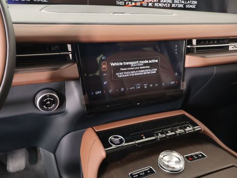New 2026 Lincoln Navigator L Reserve AWD/4WD image 6