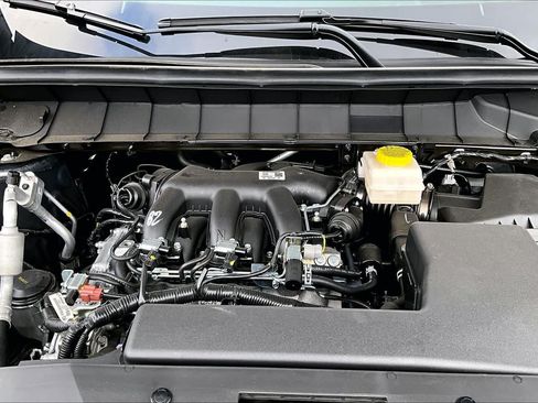 New 2026 Nissan Pathfinder Platinum w/ Accent Package FWD image 16