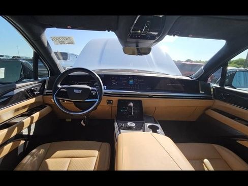 Used 2026 Cadillac Escalade IQ Luxury 2 AWD/4WD image 12