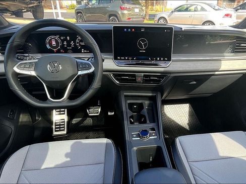 New 2026 Volkswagen Tiguan SE R-Line AWD/4WD image 15