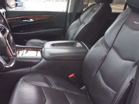 Used 2020 Cadillac Escalade Premium Luxury AWD/4WD image 31