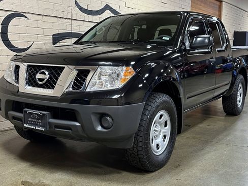 Used 2012 Nissan Frontier S image 11