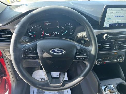 Used 2020 Ford Escape SE image 16