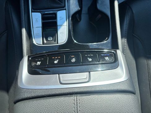 Used 2022 Hyundai Santa Cruz Limited image 8