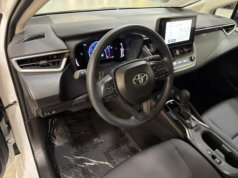Used 2026 Toyota Corolla LE FWD image 14
