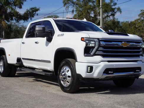 Used 2024 Chevrolet Silverado 3500 High Country w/ Technology Package image 17