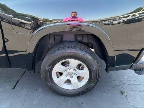 Used 2025 RAM 1500 Big Horn AWD/4WD image 4