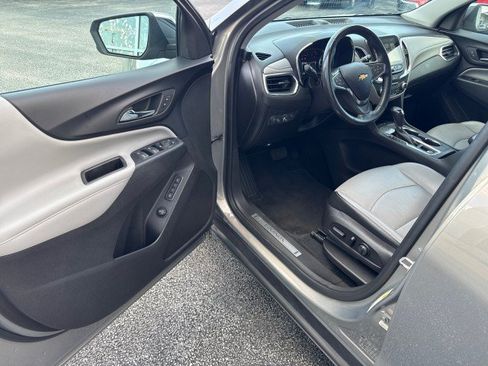 Used 2018 Chevrolet Equinox Premier FWD image 13