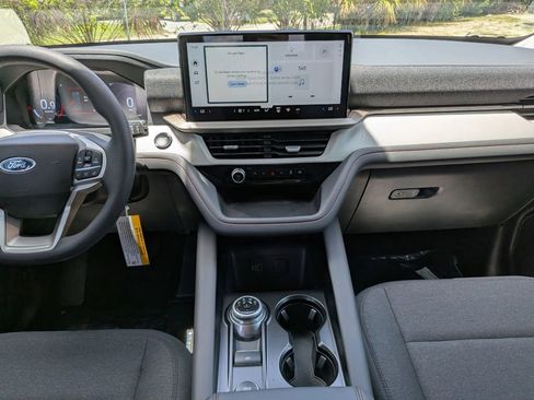 New 2026 Ford Explorer Active RWD image 13