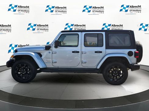 Used 2023 Jeep Wrangler Unlimited Sahara AWD/4WD image 2