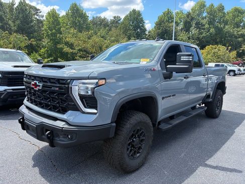 Used 2024 Chevrolet Silverado 2500 ZR2 w/ ZR2 Bison Edition AWD/4WD image 2