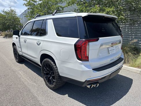 Used 2022 GMC Yukon Denali AWD/4WD image 3