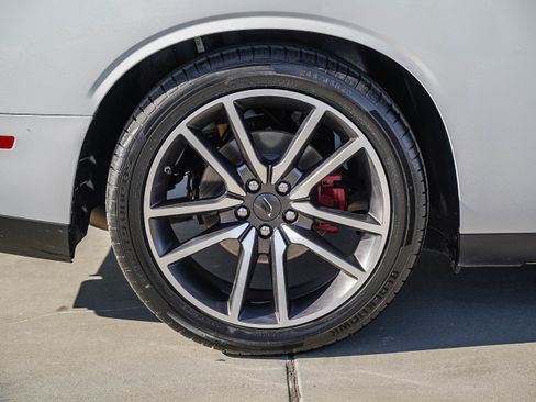 Used 2022 Dodge Challenger R/T w/ Plus Package image 8