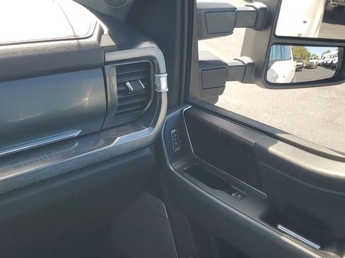 Used 2024 Ford F250 Lariat w/ Black Appearance Package image 28