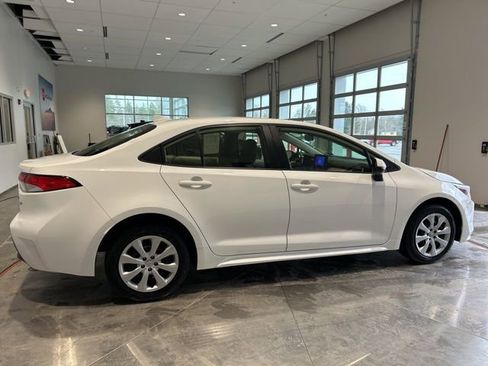 Used 2023 Toyota Corolla LE w/ Carpet Mat Package (TMS) image 7