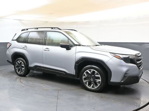 Certified 2025 Subaru Forester Premium AWD/4WD image 7