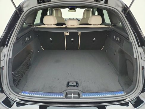 Certified 2025 Mercedes-Benz GLC 300 image 31