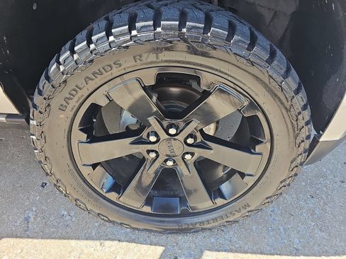 Used 2019 GMC Yukon Denali AWD/4WD image 3
