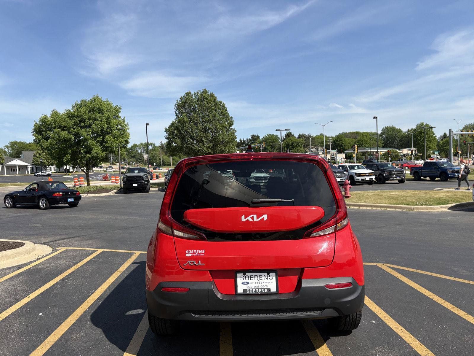 Used 2022 Kia Soul LX FWD image 5
