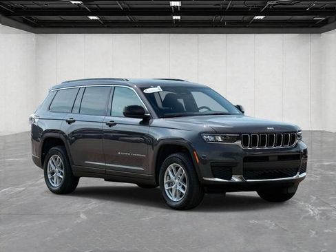 Certified 2025 Jeep Grand Cherokee L Laredo w/ Luxury Tech Group I AWD/4WD image 3