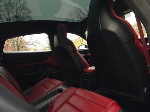 Used 2020 Porsche Taycan Turbo image 20