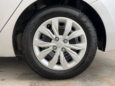 Used 2019 Hyundai Accent SE image 29