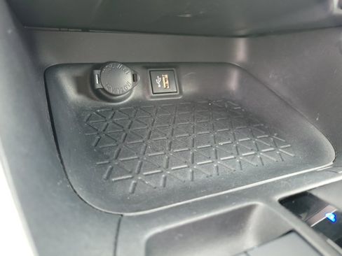 Used 2024 Toyota RAV4 XLE AWD/4WD image 12