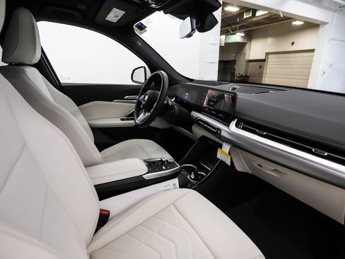 New 2026 BMW X1 xDrive28i w/ Technology Package AWD/4WD image 30