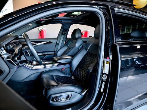 Used 2022 Audi S8 w/ S8 Comfort Plus Package image 15