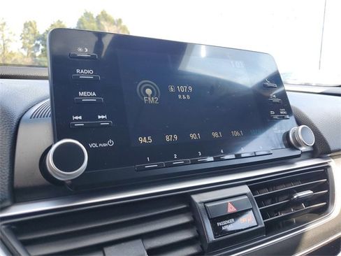 Used 2019 Honda Accord LX image 24