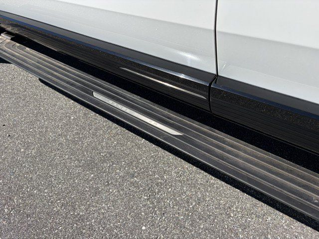 Used 2023 Land Rover Range Rover Long Wheelbase SE AWD/4WD image 31