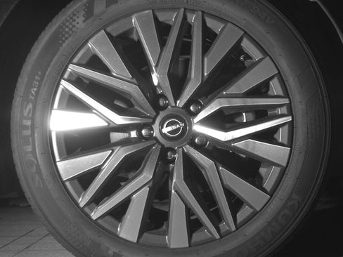 Used 2025 Nissan Altima 2.5 SV FWD image 13