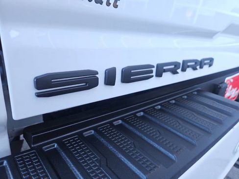 Used 2022 GMC Sierra 2500 AT4 image 25
